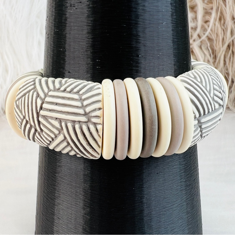 Beautiful, Bohemian, island beachy, chic stretch bracelet - Picture 8 of 9